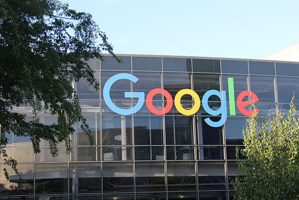 Alphabet của Google mỗi năm đã chi gần 50 tỷ USD tiền lệ phí thanh toán cho các nền tảng bên thứ 3