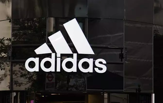 CEO Adidas: Họ nói tôi điên khi công khai số điện thoại tới hơn 60.000 nhân viên (và nhận hàng trăm tin nhắn mỗi tuần)
