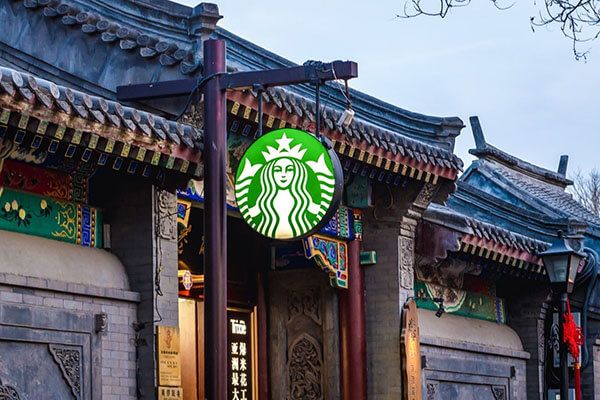 Starbucks mất 16 năm để mở 1000 cửa hàng đầu tiên tại Trung Quốc Starbucks mất 16 năm để mở 1000 cửa hàng đầu tiên tại Trung Quốc Starbucks mất 16 năm để mở 1000 cửa hàng đầu tiên tại Trung Quốc