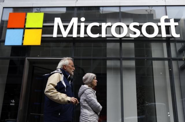 Giá trị thị trường của Microsoft chạm mốc 3000 tỷ USD
