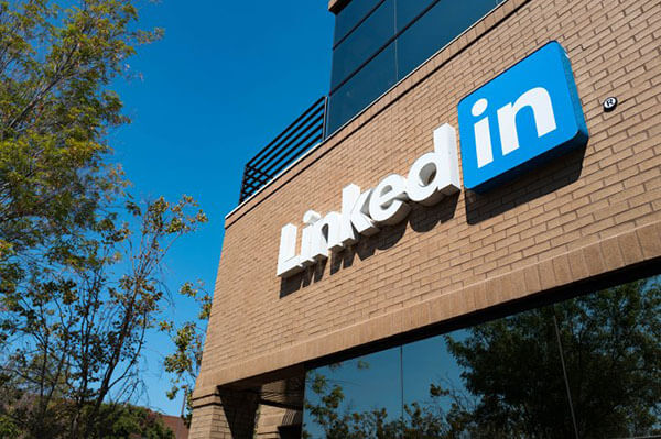 LinkedIn: Top 5 kỹ năng mềm để xây dựng lợi thế cạnh tranh