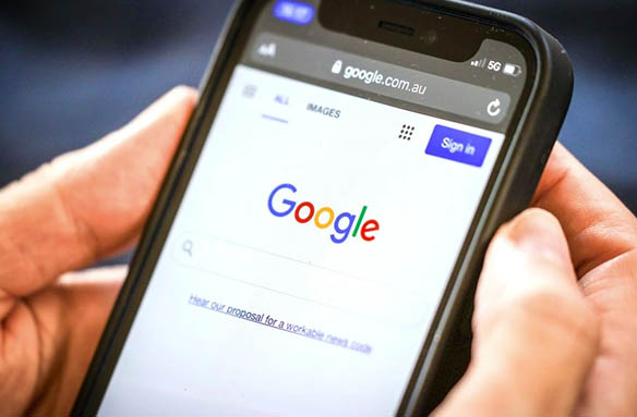 Lợi nhuận công ty mẹ của Google giảm mạnh