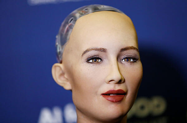 Robot Sophia: AI lãnh đạo thế giới tốt hơn con người