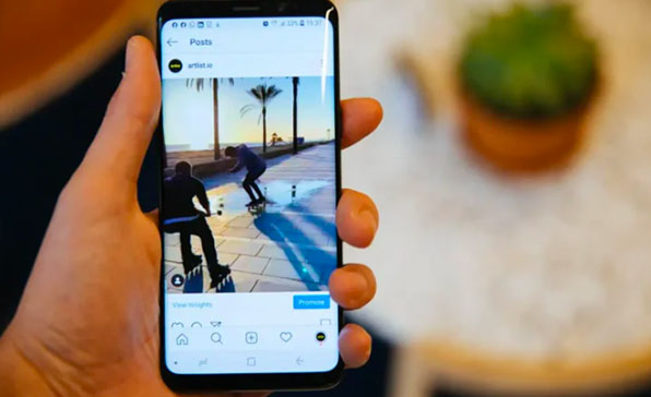 Instagram vượt qua TikTok về lượt tải xuống năm 2023